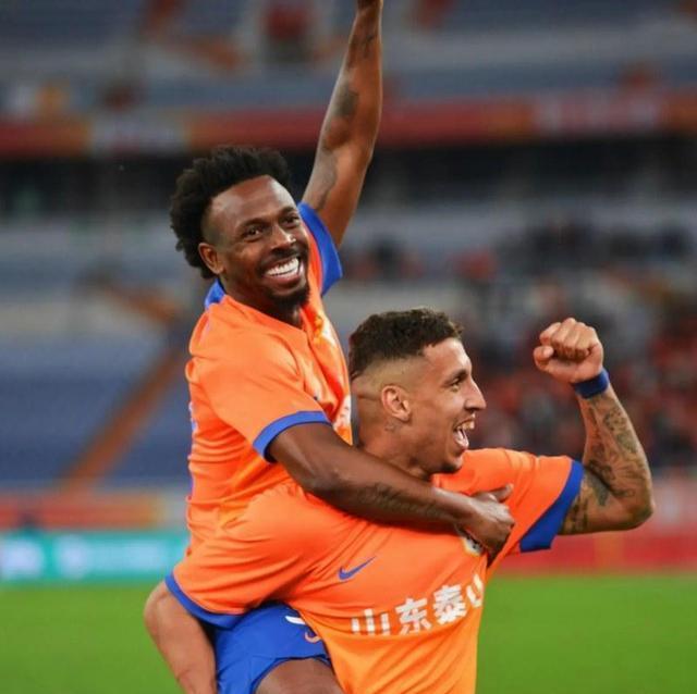 伯恩利新队长居正服领袖风范，事事为球队着想