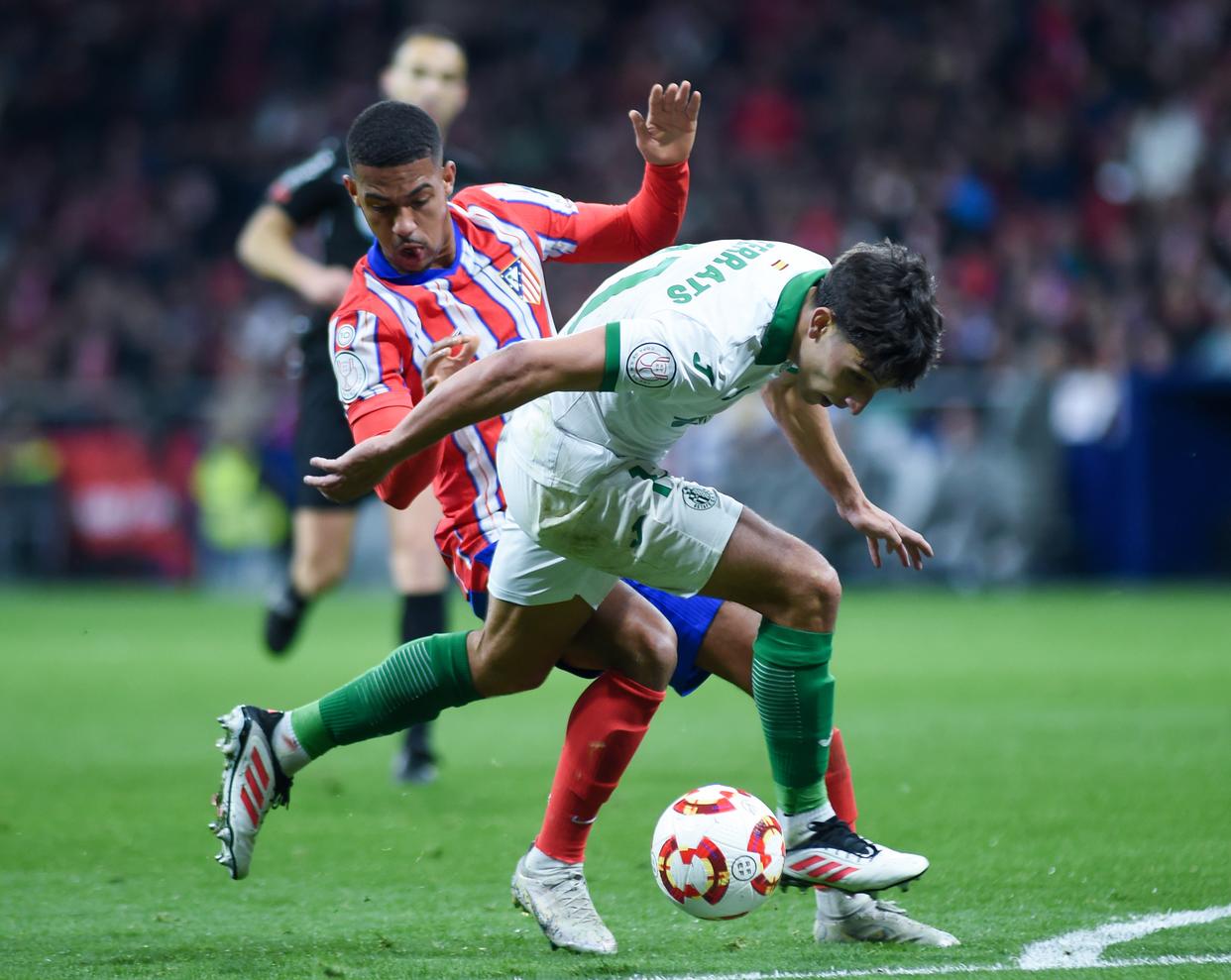 包含西班牙选手稳定发挥，成功拿下银牌的词条