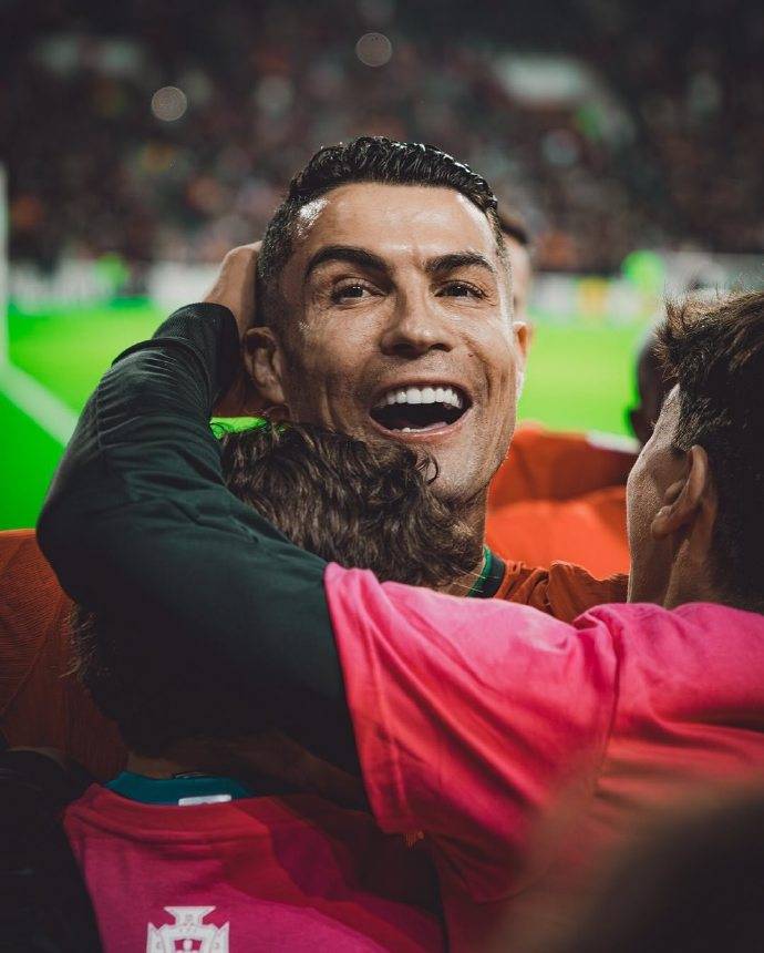 葡萄牙小组头名晋级，胜利迎接欧国联八强挑战