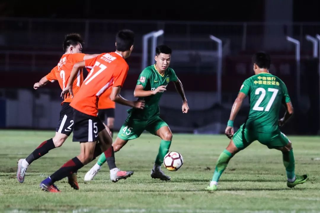 建业中场突破，却未能破门不敌人和的简单介绍