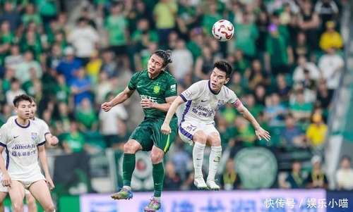 关于柯隆主场成功保级，球队庆祝胜利场面热烈的信息