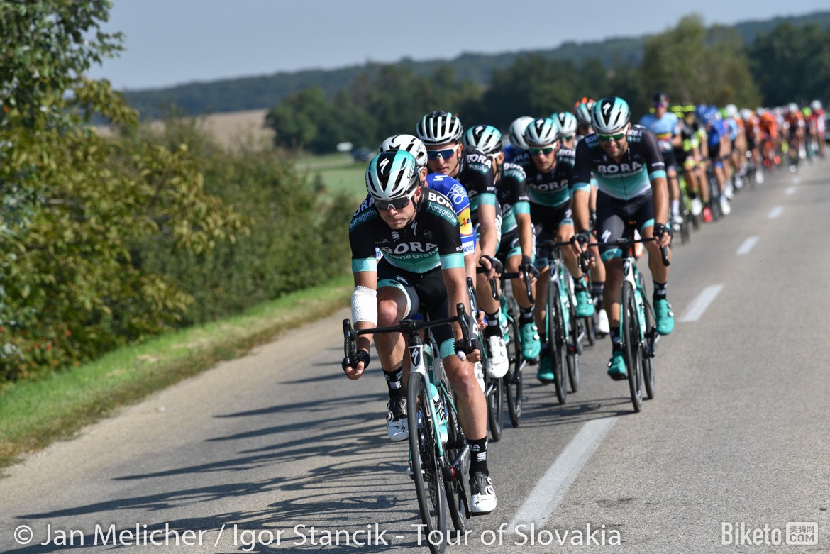 斯洛伐克自行车选手速度惊人