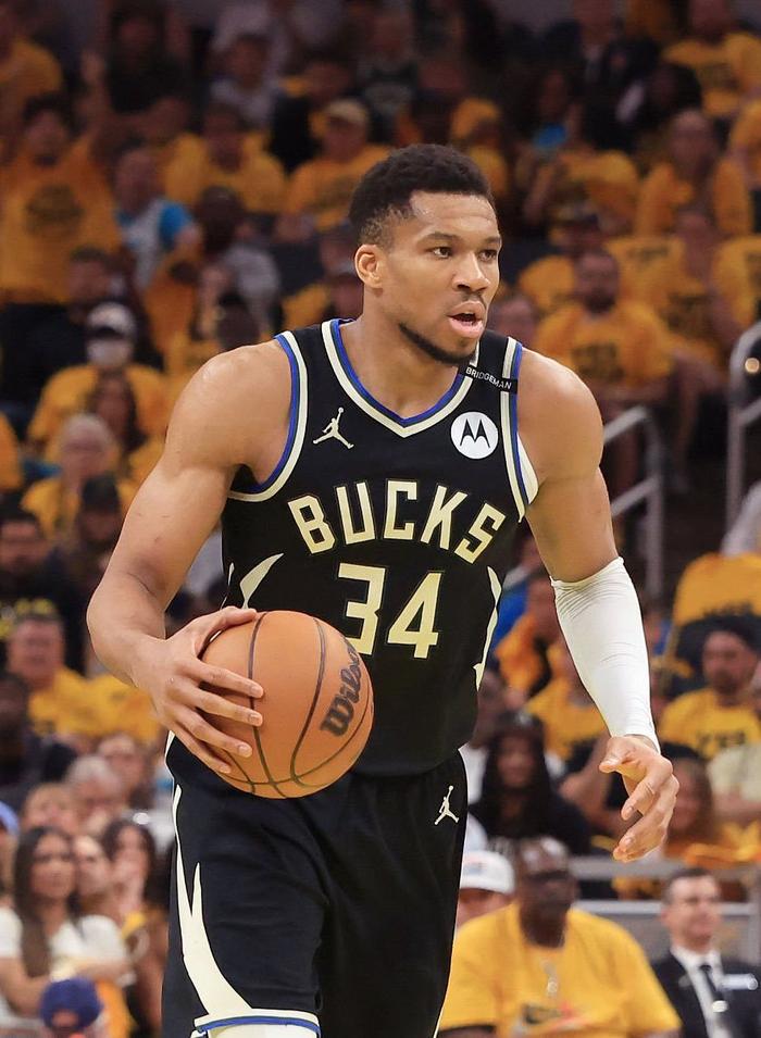 雄鹿重回巅峰，字母哥34+11囊括MVP榜首