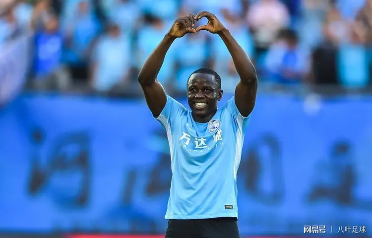 大连一方主场大胜天津泰达，稳住战绩