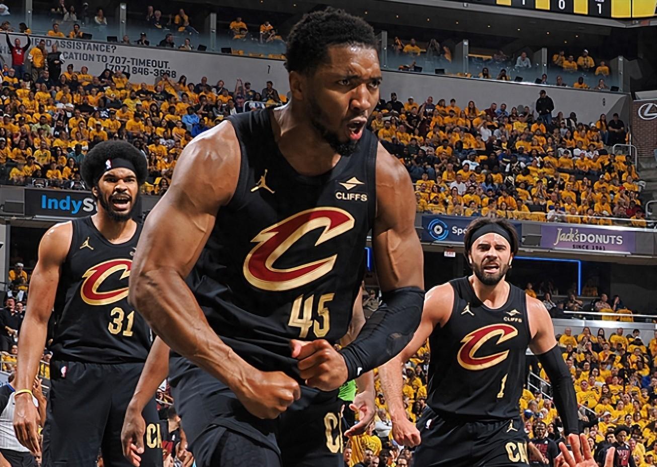 爵士胜灰熊，米切尔再度独揽30分登领队得分的简单介绍