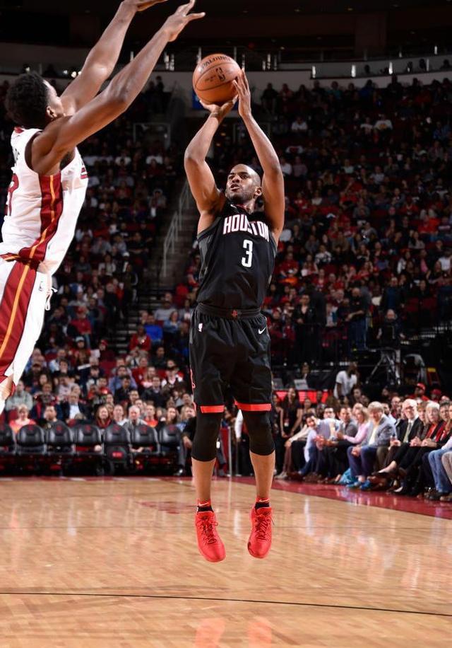 包含火箭取得连胜，进一步巩固实力的词条