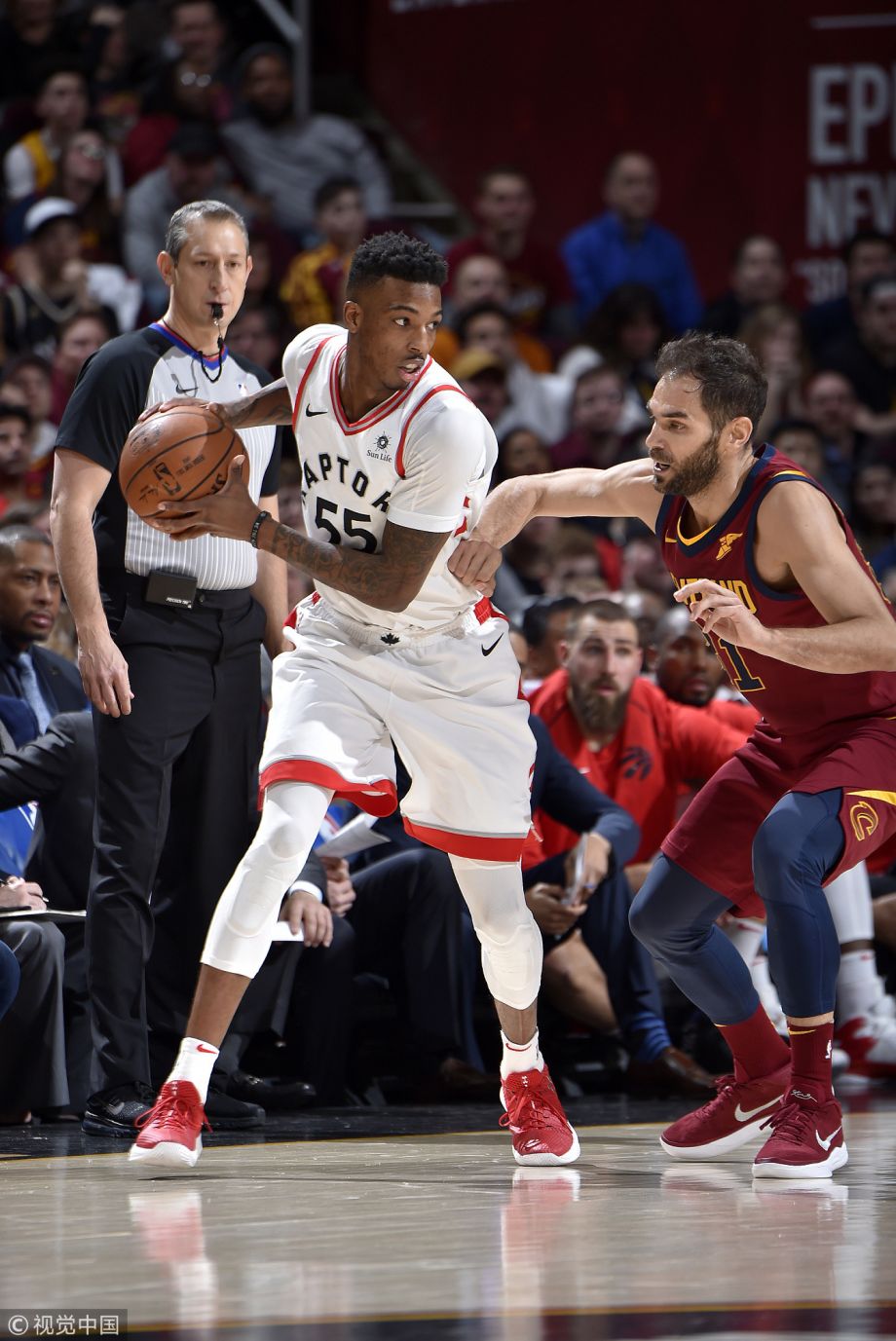 猛龙大胜骑士豪取七连胜