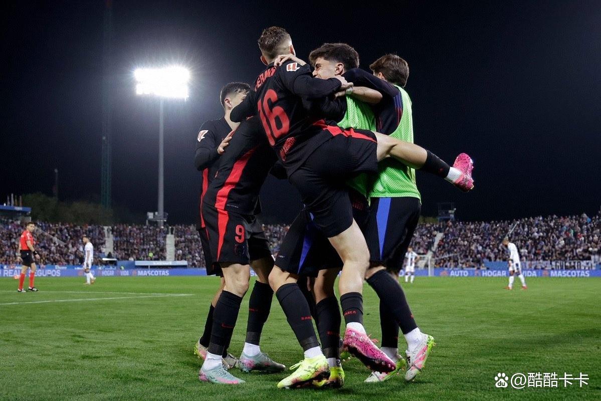 包含尤文图斯门将神扑，帮助球队保持不败的词条