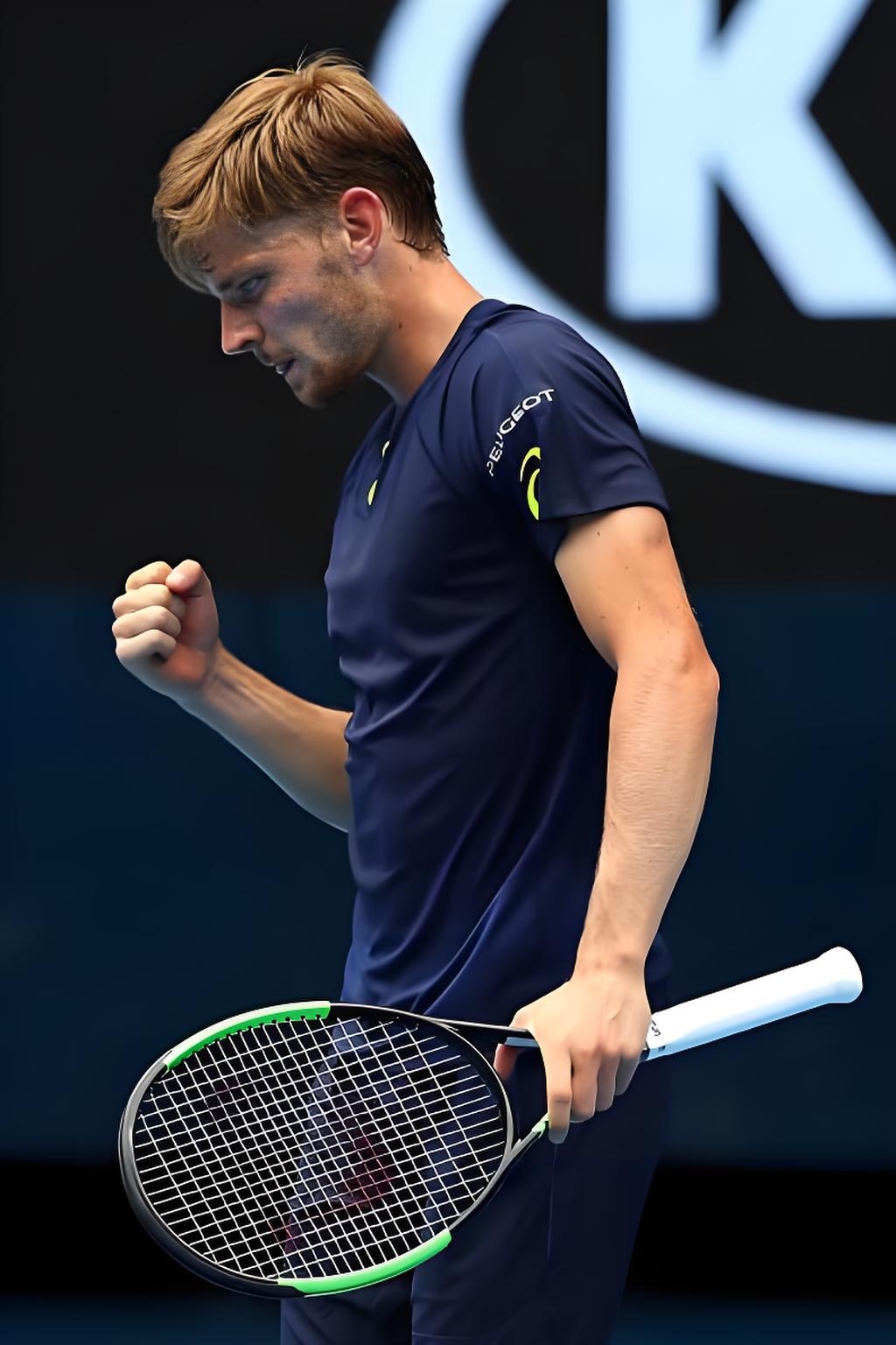 关于拉沃尔杯鏖战年终总决赛，兹维列夫关键制胜的信息